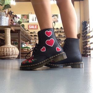 dr martens pascal hearts